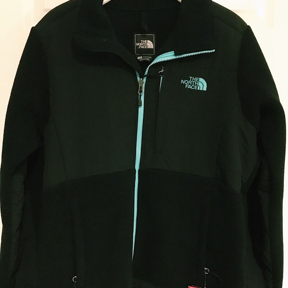 BRAND NEW North Face Black Fleece Jacket